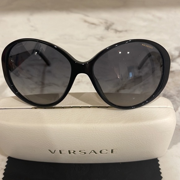 VERSACE SUNGLASSES POLARIZED - Picture 3 of 5